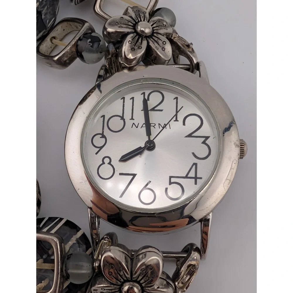 Narmi Women's Watch 35mm Silver Case Beaded Stretch Band- New Battery